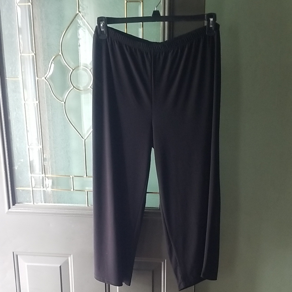 Black Ankle-Length Women's Pants